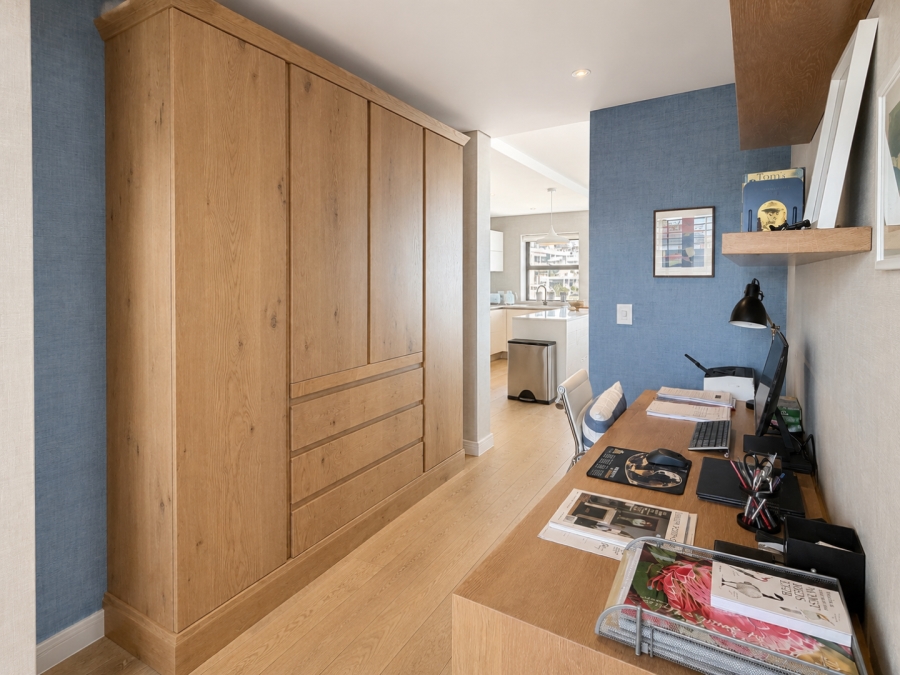 2 Bedroom Property for Sale in Sea Point Western Cape